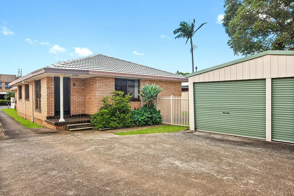 2/121A Tongarra Road, Albion Park, NSW 2527
