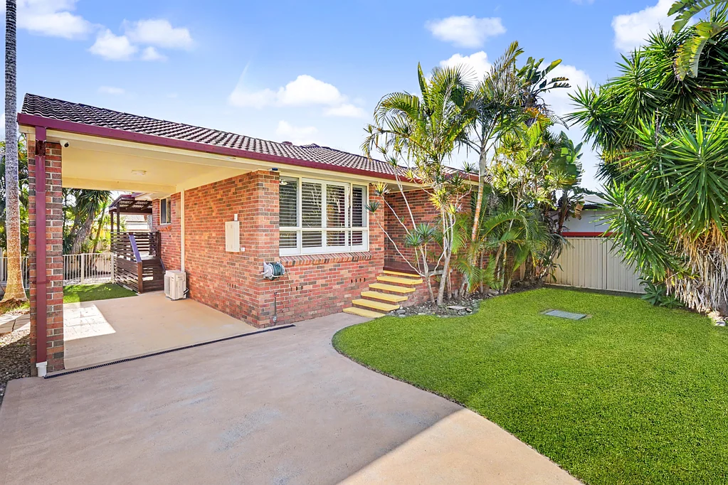 Empire Bay 3Kwarto Low Maintenance Waterfront Lifestyle in a Sought-After Location