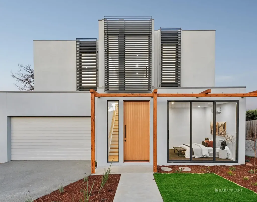Mont Albert North 4 Bedroom Live a Life of Luxury Across Two Light Filled Levels