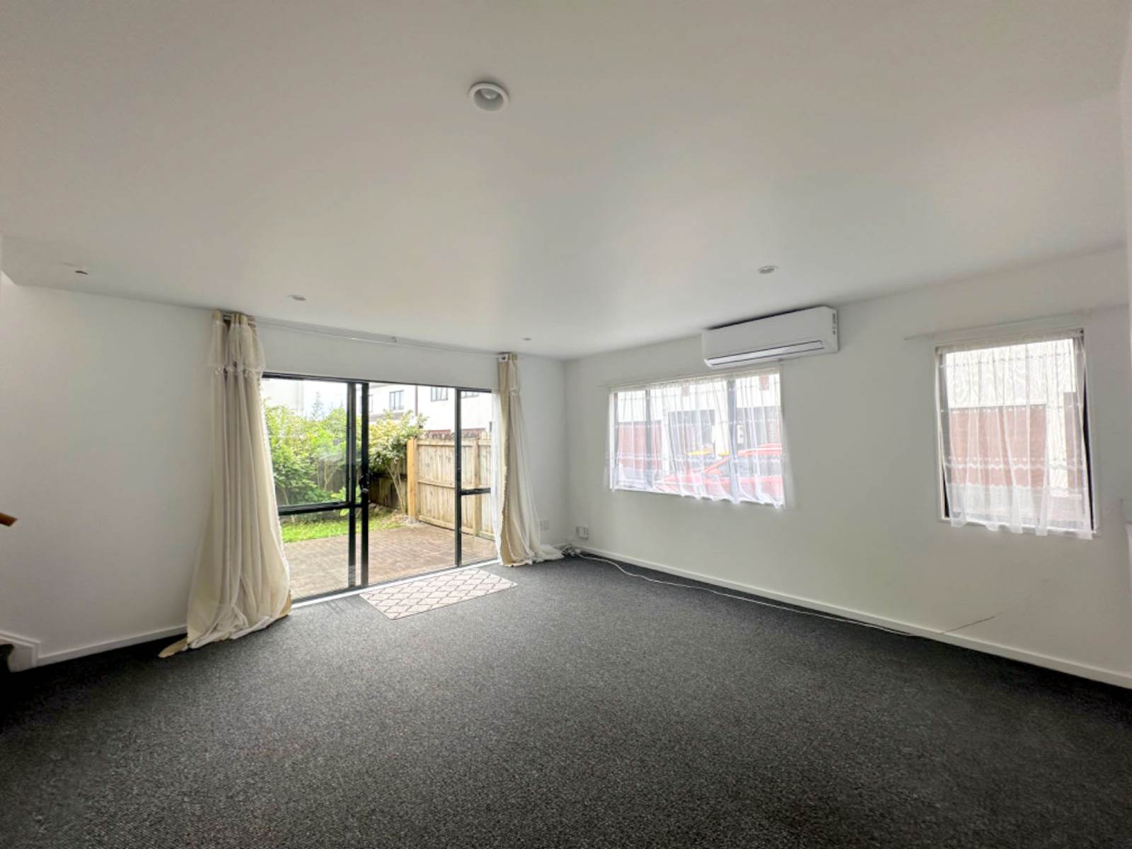 28/12 Ambrico Place, New Lynn, Auckland - Waitakere, 3部屋, 1バスルーム, Townhouse