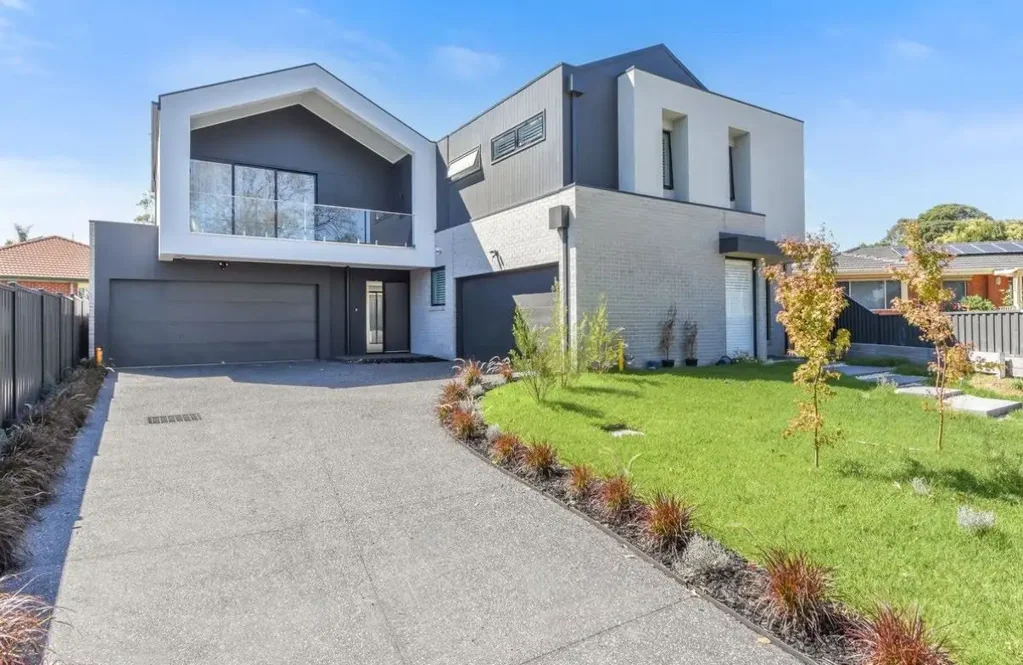Spacious 4-Bedroom Family Home in a Prime Location