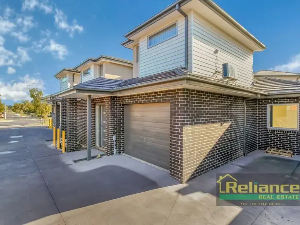 Townhouse Living - Prime Location