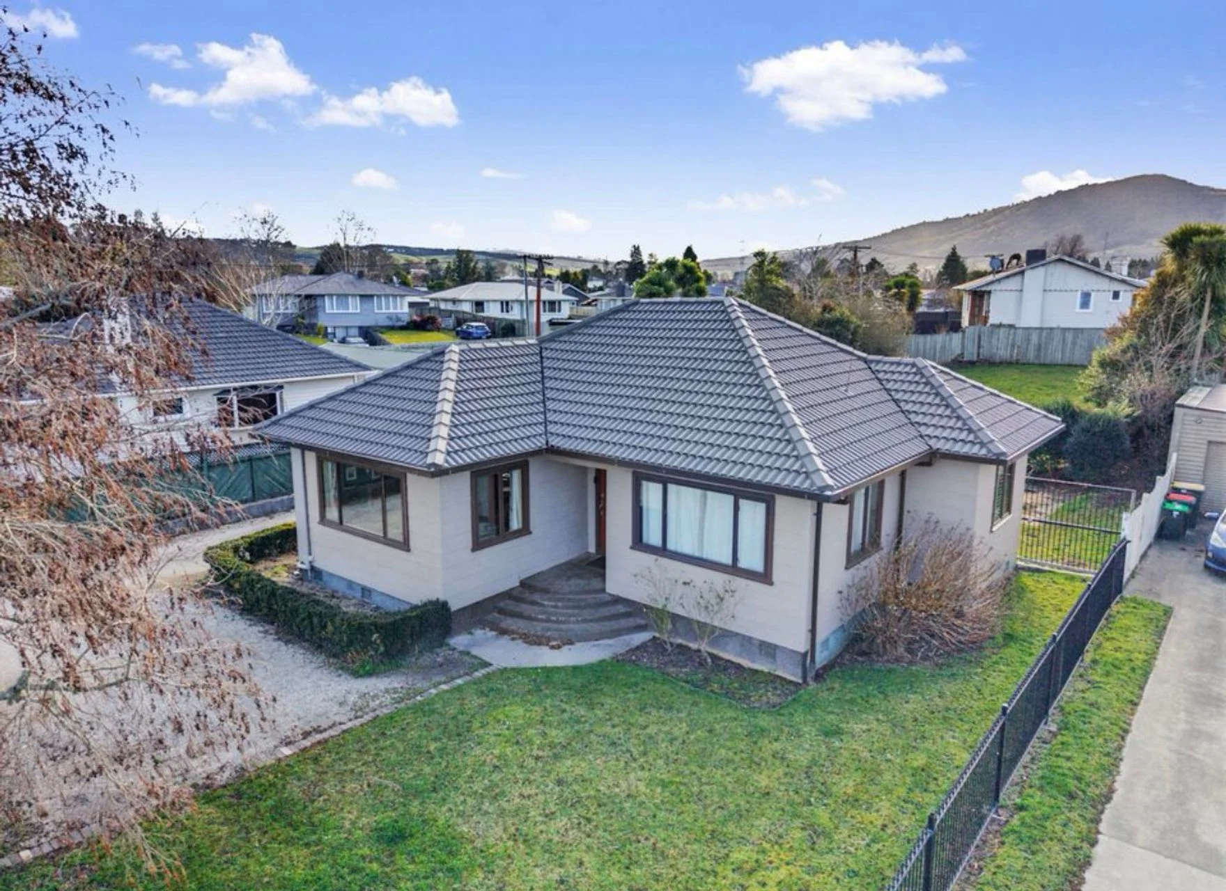 Utuhina 2Moenga Movitated Vendors- Under Contract to Buy!