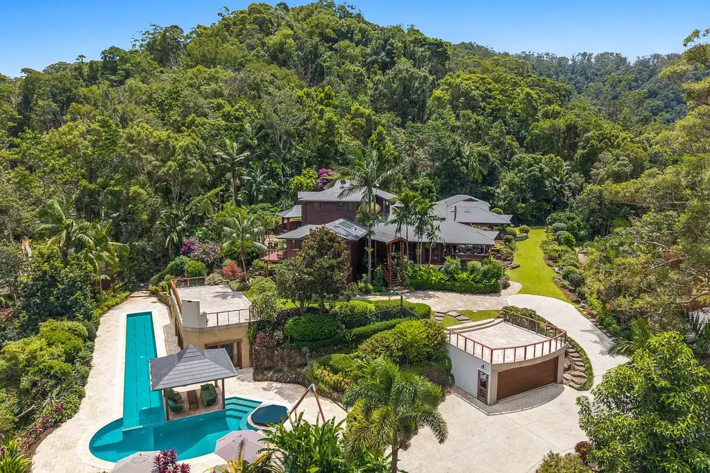 The Pocket 16Habitaciones Once-in-a-lifetime opportunity to own a Private Estate where luxury and nature exist in perfect harmony.