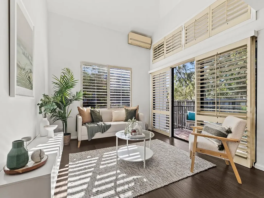 Lane Cove 1 Bedroom Boutique loft apartment in a small block of six, northern aspect with a leafy outlook and private balcony