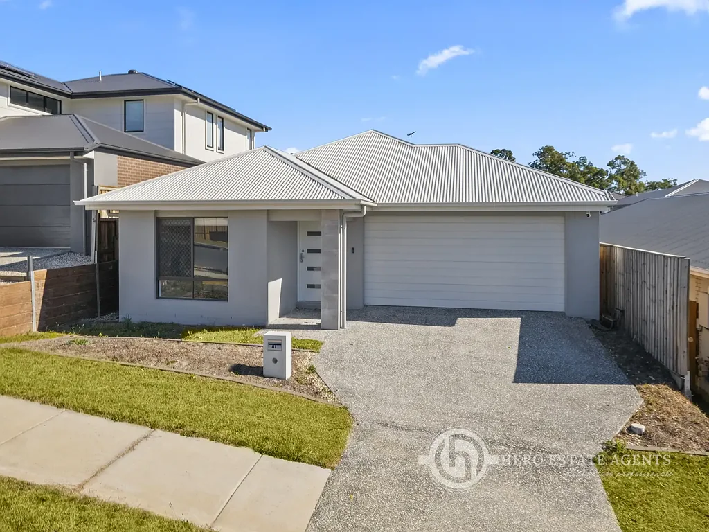 Charming Family Home in a Peaceful Bellbird Park Location!