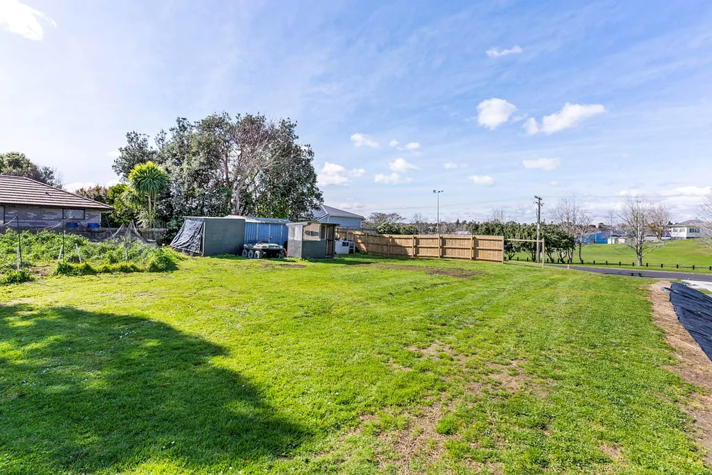 Waiuku TITLES ISSUED - NO HIDDEN WATER CARE COSTS