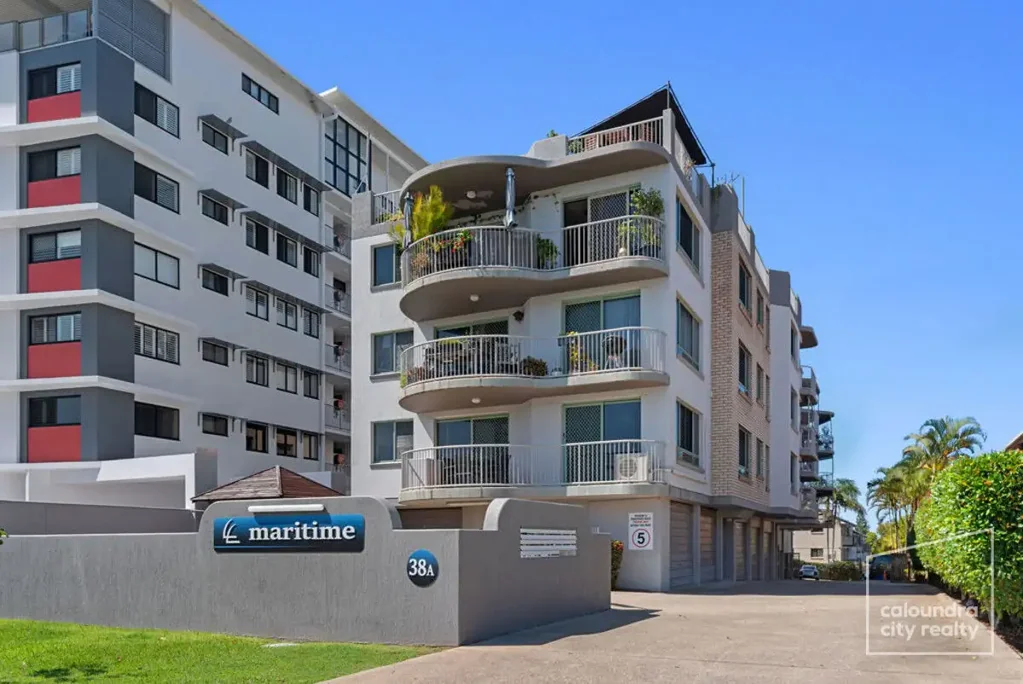 TASTEFULLY RENOVATED UNIT IN KINGS BEACH