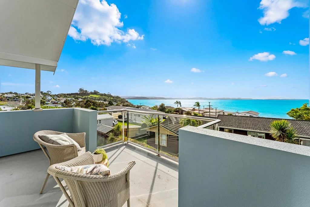 Algies Bay 5ห้องนอน Home & Income and Exceptional Views