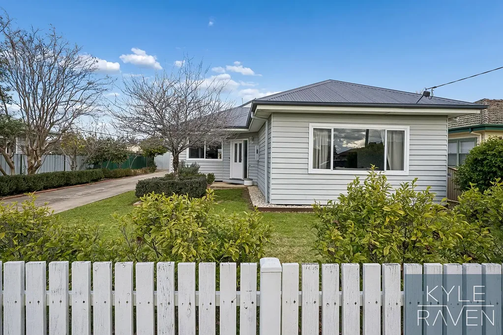 Wangaratta 3房  SPACIOUS FAMILY LIVING WITH EXCELLENT SHEDDING