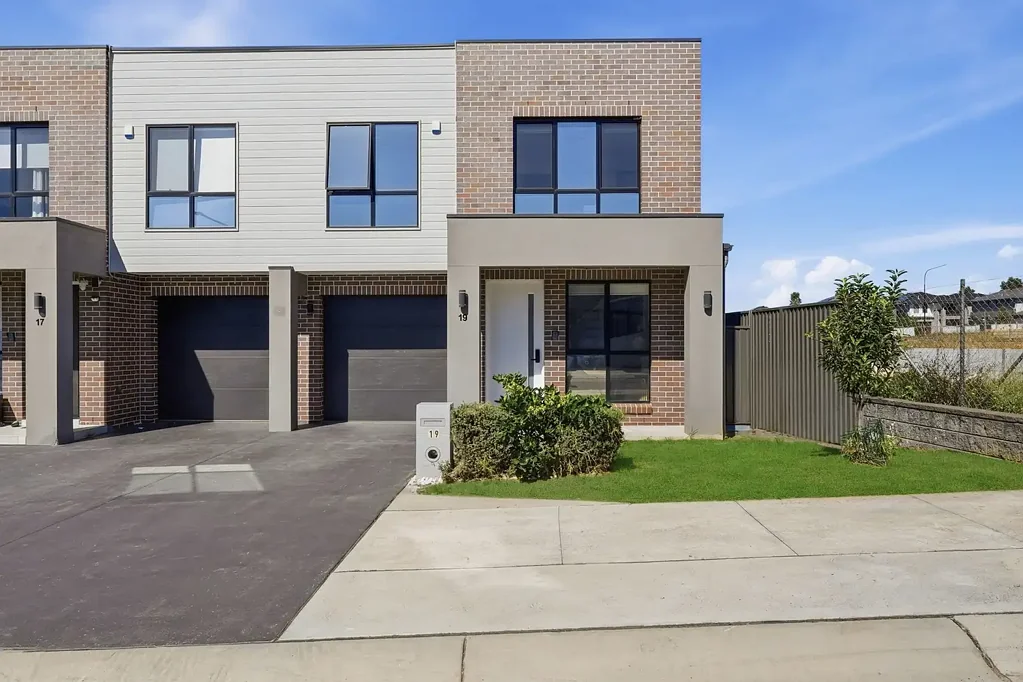 19 Grandeur Parade, Riverstone, NSW 2765