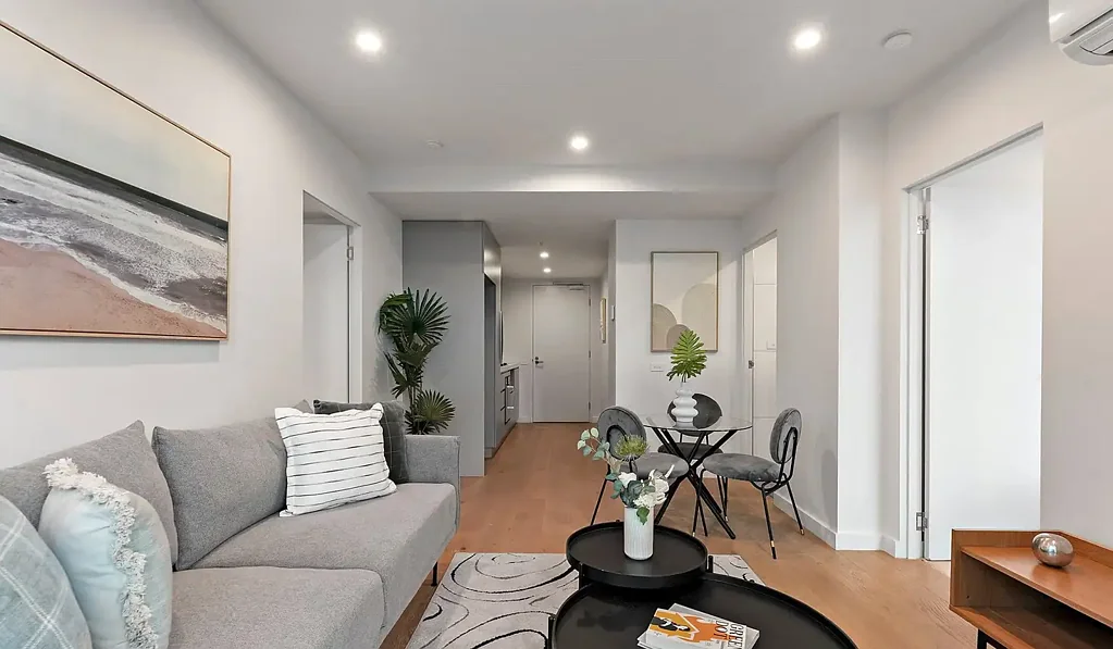 Upmarket Living With Impeccable Views!!