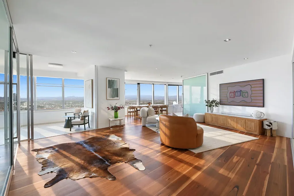 Surfers Paradise 3બેડરૂમ Level 40 at Q1. Where the Ocean, City, Hinterland and River All Belong to You