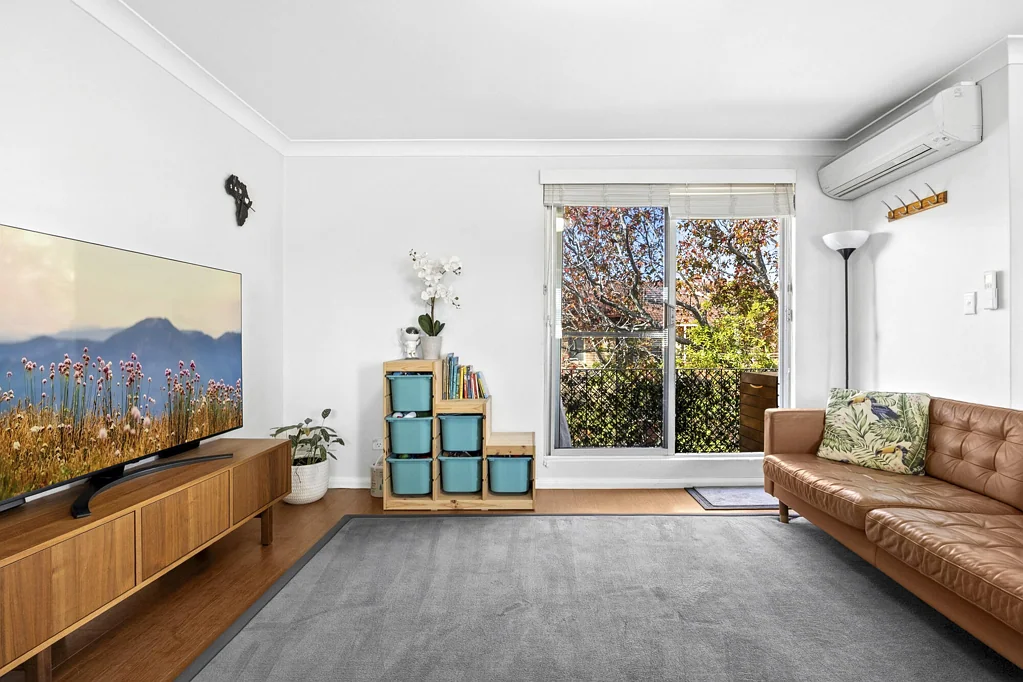 Manly Vale 2 Bedroom Top floor excellence with dual gargage and lifestyle ease