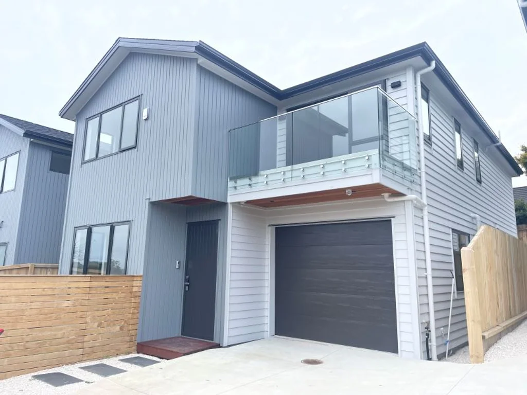 4 bedroom in Farm Cove