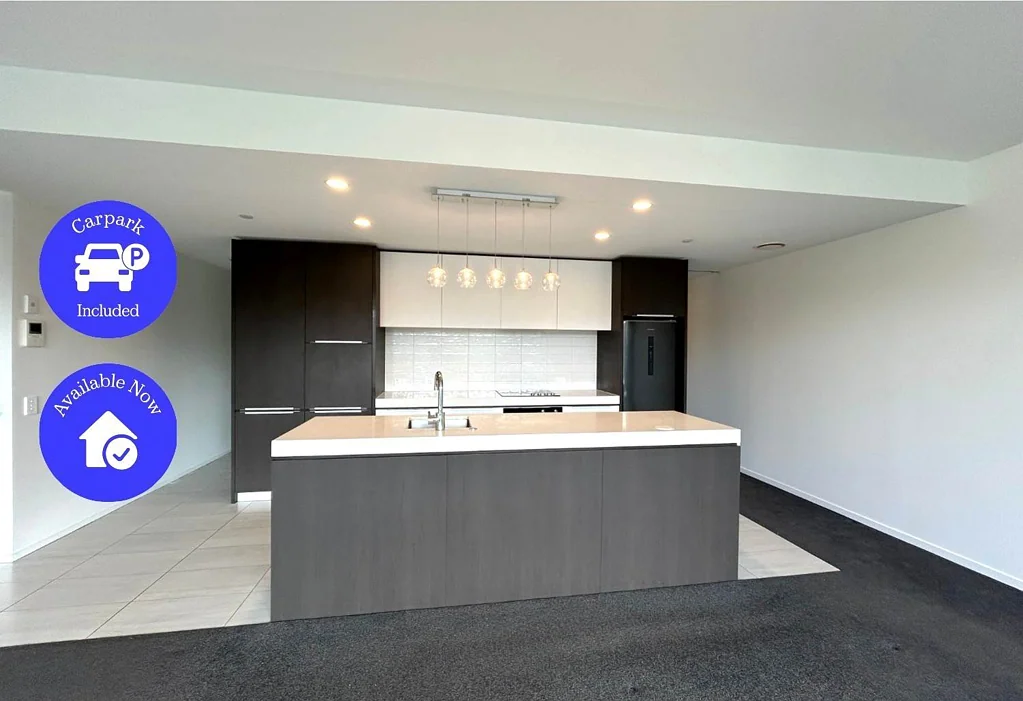 LOCK UP & LEAVE IN CENTRAL LOCATION - READY NOW