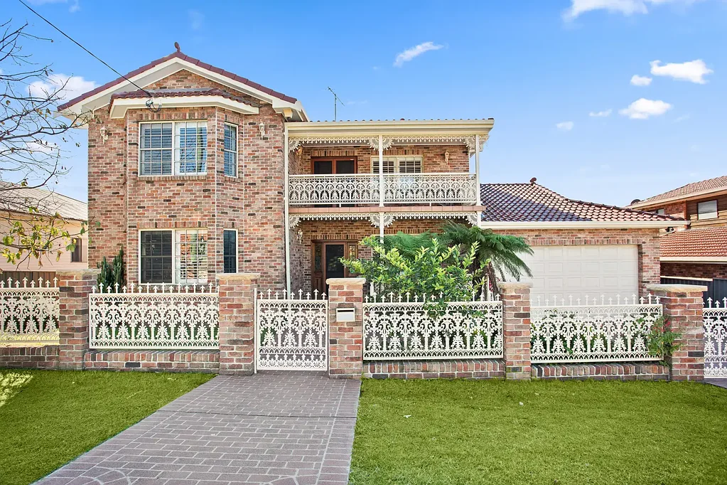 12 Heaslip Street, Coniston, NSW 2500