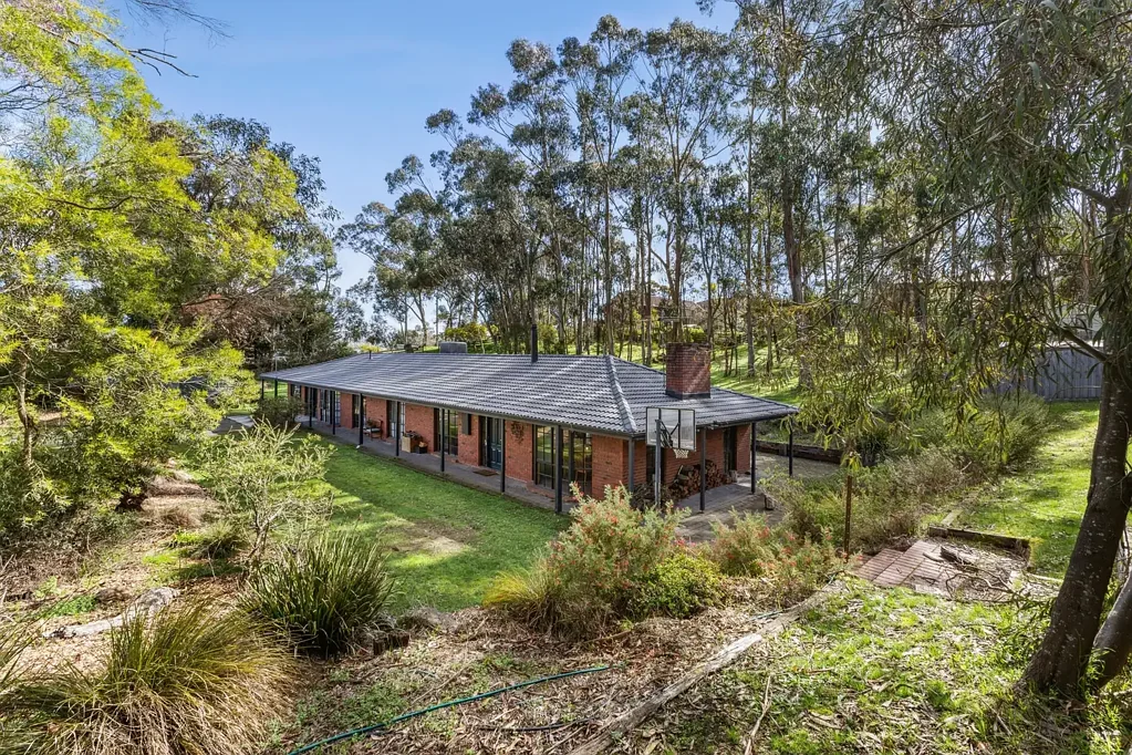 Creswick 4房  Spacious Country Living with Endless Potential in Central Creswick