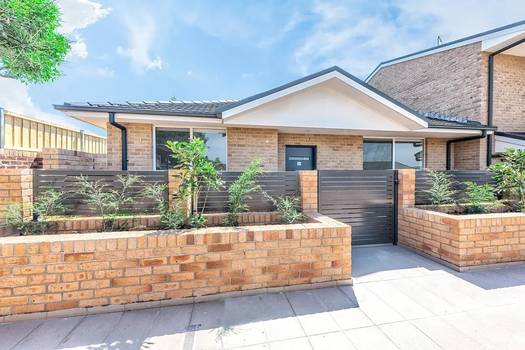 Modern 3 Bedroom Villa In Desirable Location
