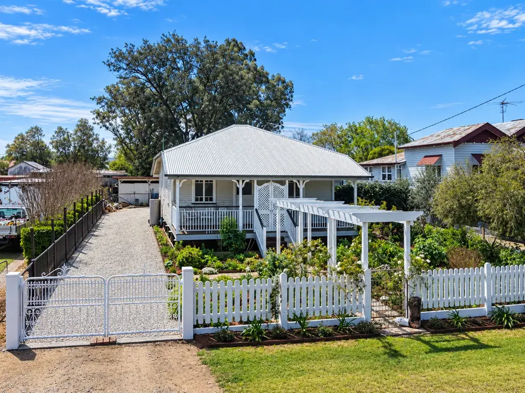 Warwick 2Habitaciones OFF-MARKET OPPORTUNITY | BEAUTIFULLY RESTORED 1920's WORKERS COTTAGE