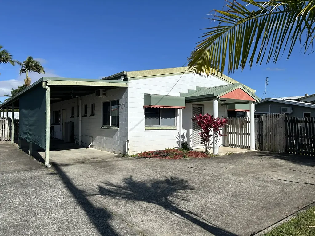 Walkerston 5 Bedroom WALKERSTON DUPLEX - STRONG RENTAL RETURN