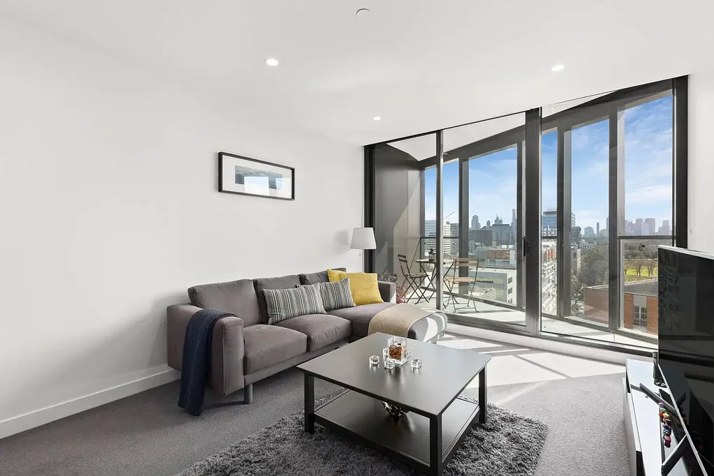Melbourne 2 Bedroom Elegant Apartment with Iconic Views in Parque on St Kilda Road