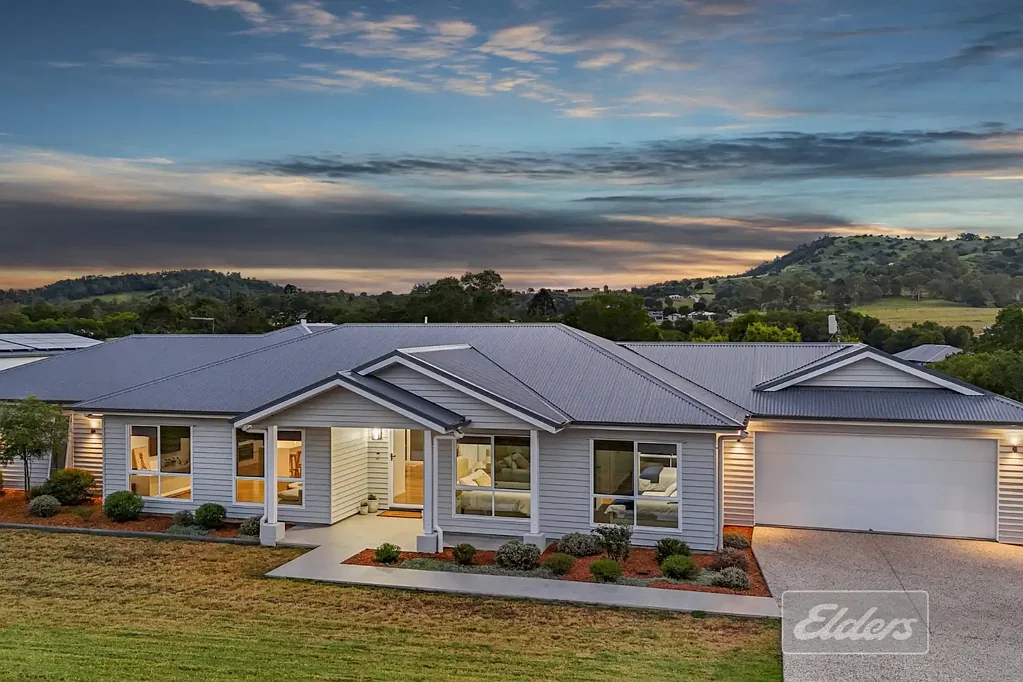 Chatsworth 4房  Class, Style & Space – Contemporary Comfort Meets Acreage Living