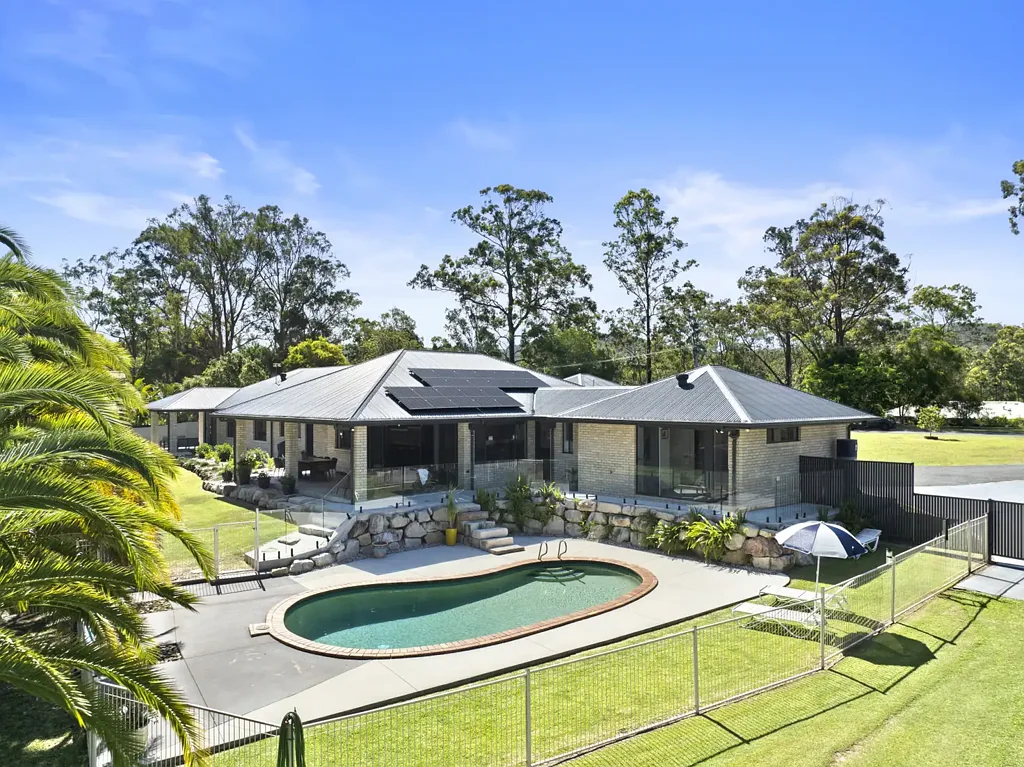 Nerang 6ਬੈੱਡਰੂਮ Rare Inner-City Sanctuary: 5,734sqm with Resort-Style Living & 14+ Car Spaces