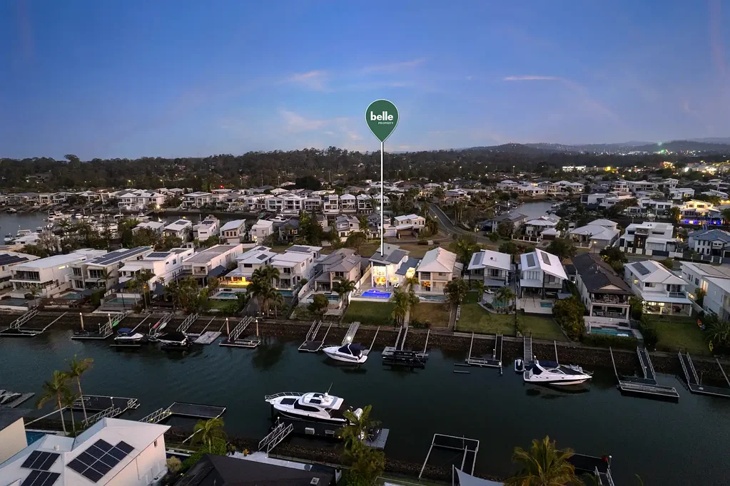 Helensvale 4chambre North-to-Water Luxury with Effortless Lifestyle Appeal