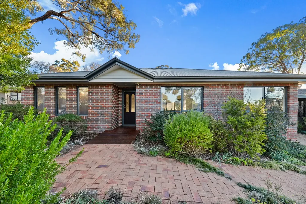 Cook 4બેડરૂમ Rare Find! Contemporary Home in the Long-Established Cook