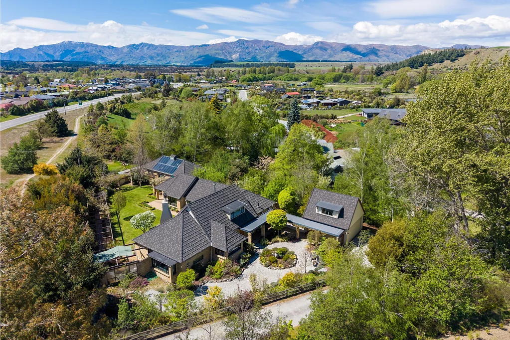 146 Lake Hawea - Albert Town Road, Albert Town, Wanaka, Queenstown-Lakes District