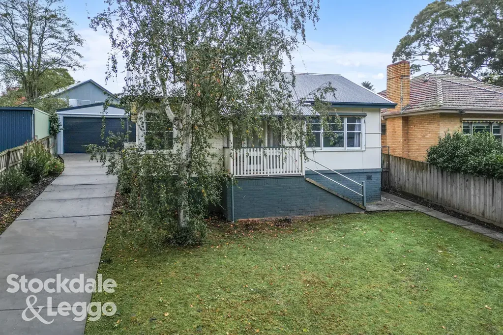 Leongatha 3房  UPDATED FAMILY HOME WITH SHEDDING & ENTERTAINING APPEAL