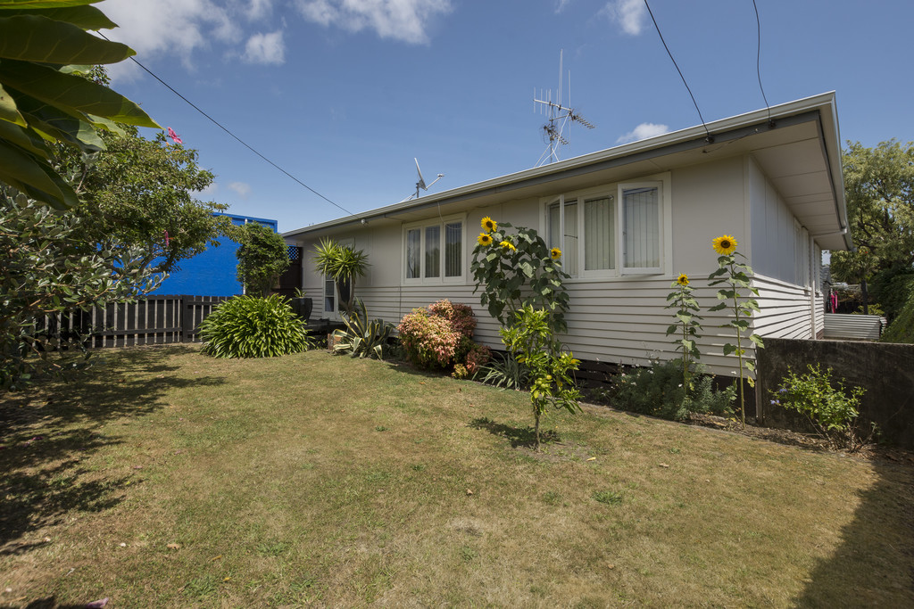 128 Windsor Road, Bellevue, Tauranga, 4 Bedrooms, 1 Bathrooms