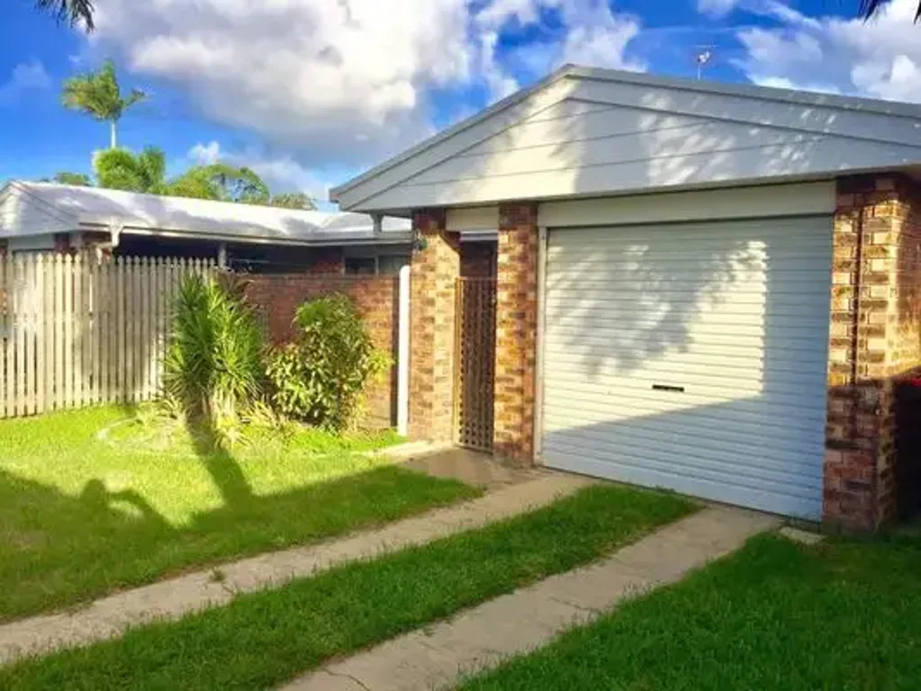 Comfortable 2-Bedroom Unit Close to Everything