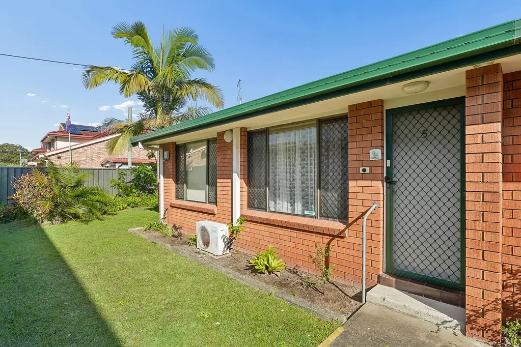 Coastal Living in a Convenient Park Beach Location