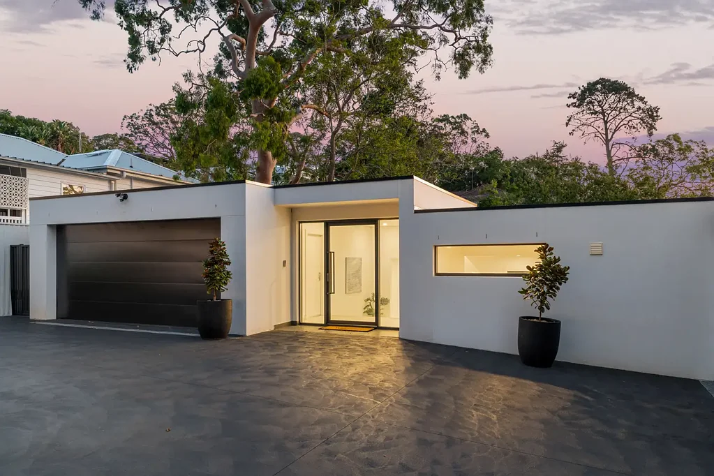 Oatley 4ห้องนอน Light-Filled Contemporary Living in a Sought-After Oatley Location