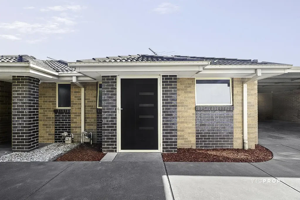 Thomastown 2房 时尚翻新的两卧室单元房，位于 Thomastown 黄金地段！ Stylishly Updated Two-Bedroom Unit in a Prime Thomastown！