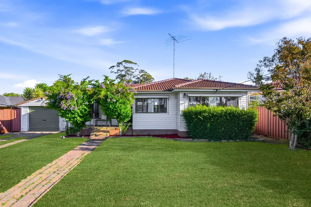 3 Albury Avenue, Campbelltown, NSW 2560