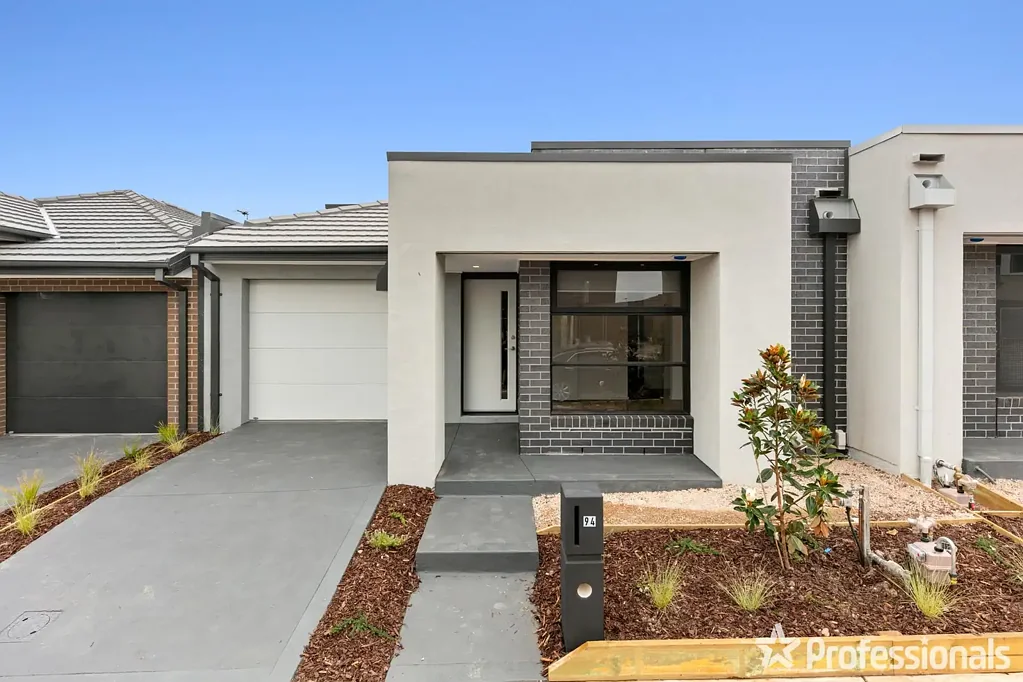 94 Chateau Promenade, Deanside, VIC 3336