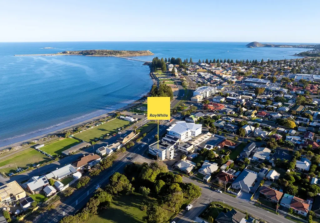 Victor Harbor 3침실 Coastal Living with Ocean Views in the Heart of Victor Harbor