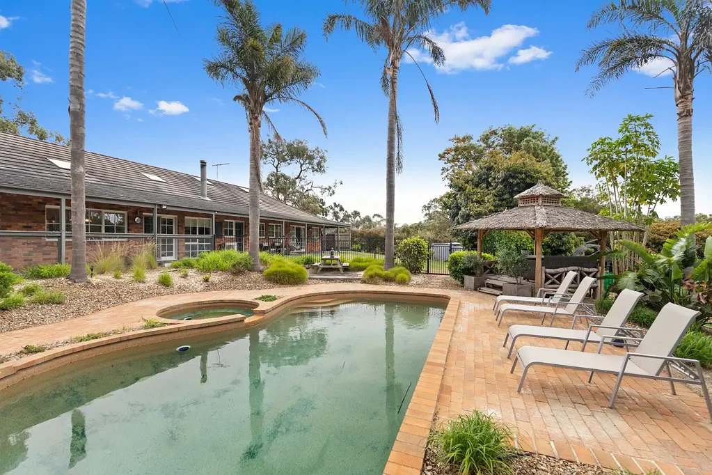 Langwarrin 5ਬੈੱਡਰੂਮ Luxury Lifestyle Estate – Natural Outlooks & Resort Style Living on approx. 2.8 Acres