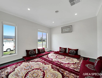 90 Toolern Waters Drive, Weir Views, North West Melbourne, 5 कमरे, 2 बाथरूम, House