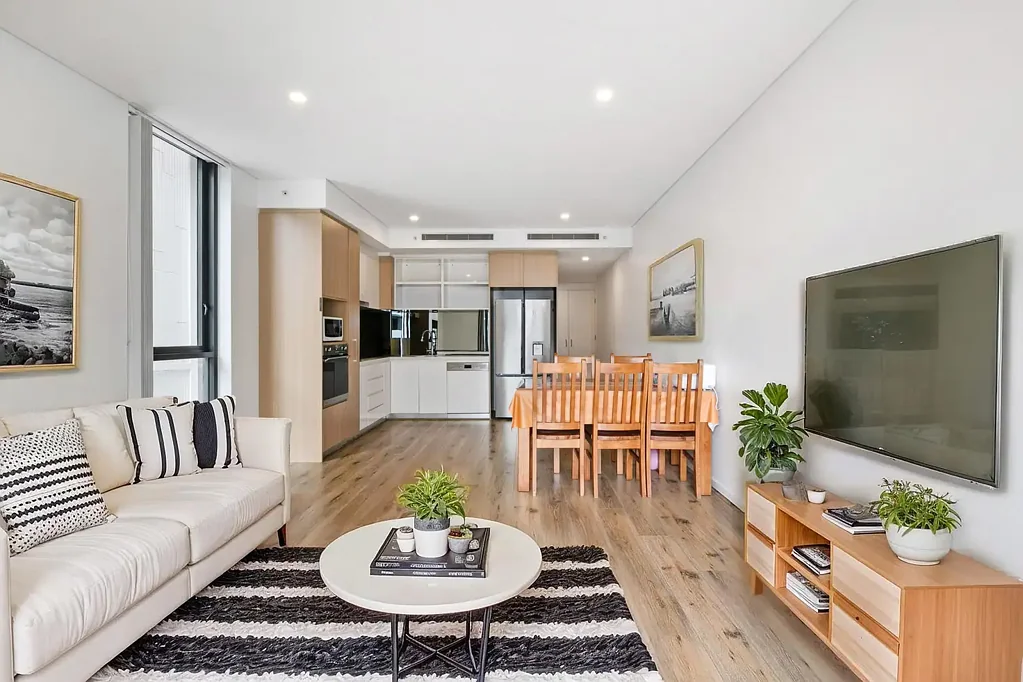 Spacious contemporary two bedroom apartment in prime central location