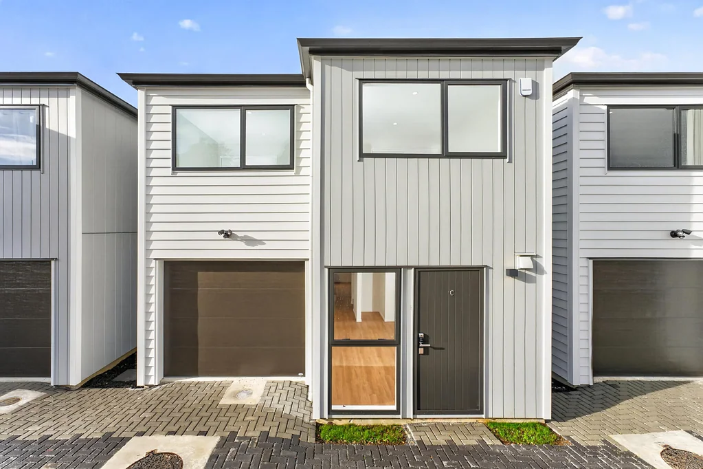 Manurewa 3房 全新永久产权独立屋，最后一套，错过不再！无物业管理费，舒适宜居！ Freehold Freestanding Home -Only One Left for Sale