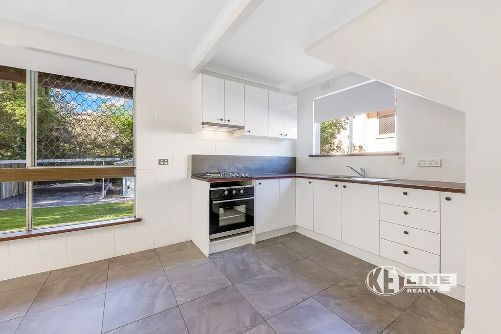 Modern 1 Bedroom Unit (Electricity, Water & Garden Maintenance Included)
