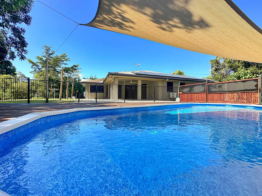 Sarina 4部屋 BLUE CHIP ACREAGE ESTATE ~ 3.039 ACRE BLOCK!