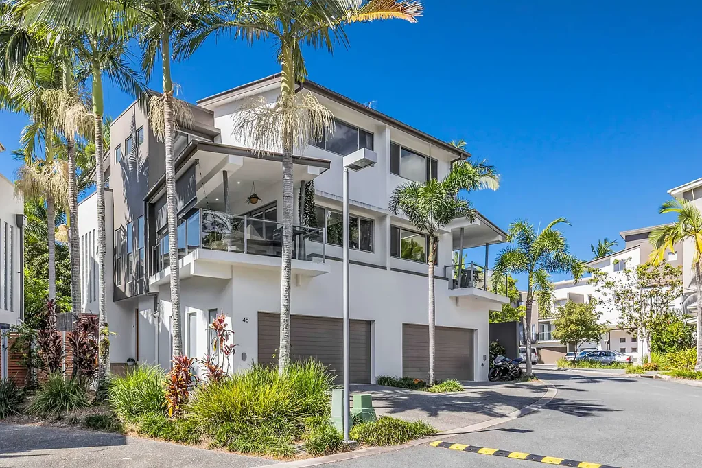 Robina 3房  Stylish 3 Bedroom townhouse in the highly sought after 'Robina Fairways'