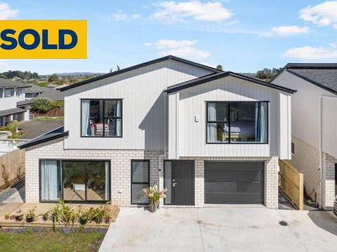 Bucklands Beach 4房  Brand New Home Within Walking Distance to Macleans