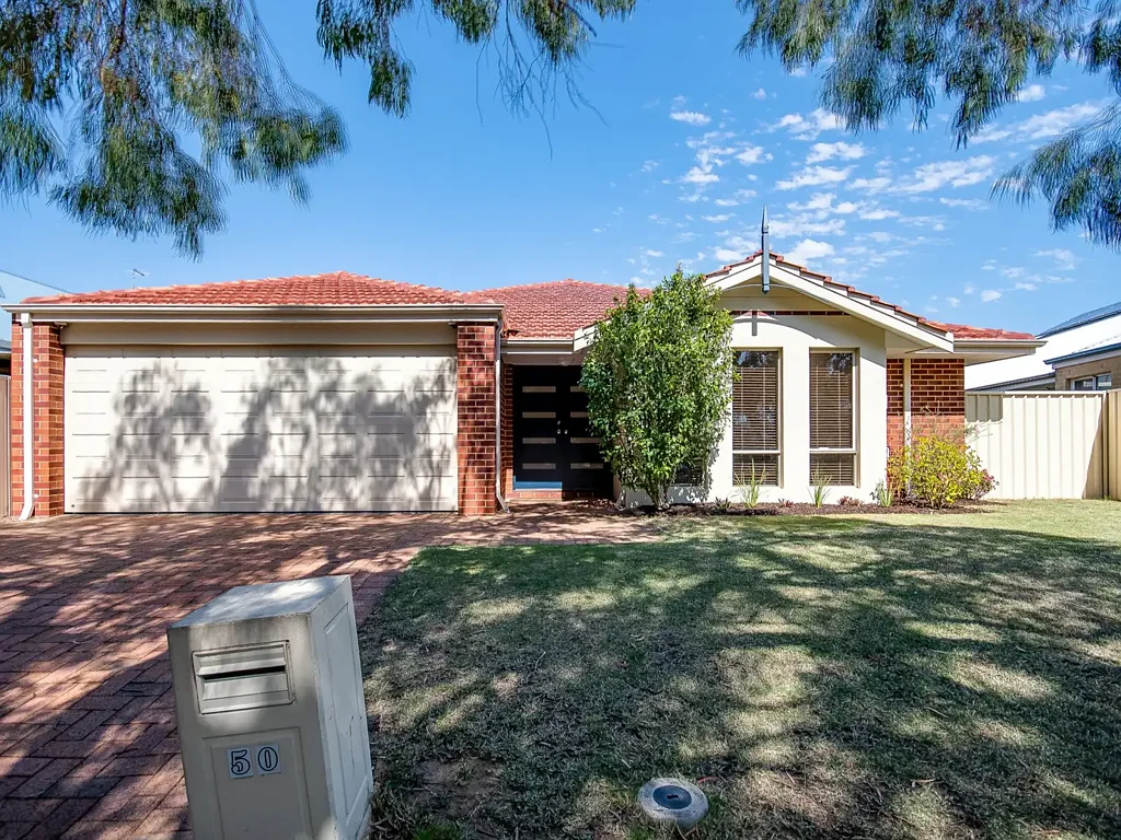 LARGE FAMILY HOME!