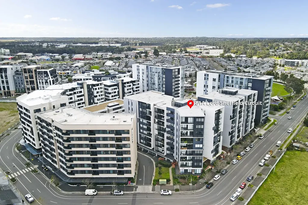 Thornton - Large north facing, park views